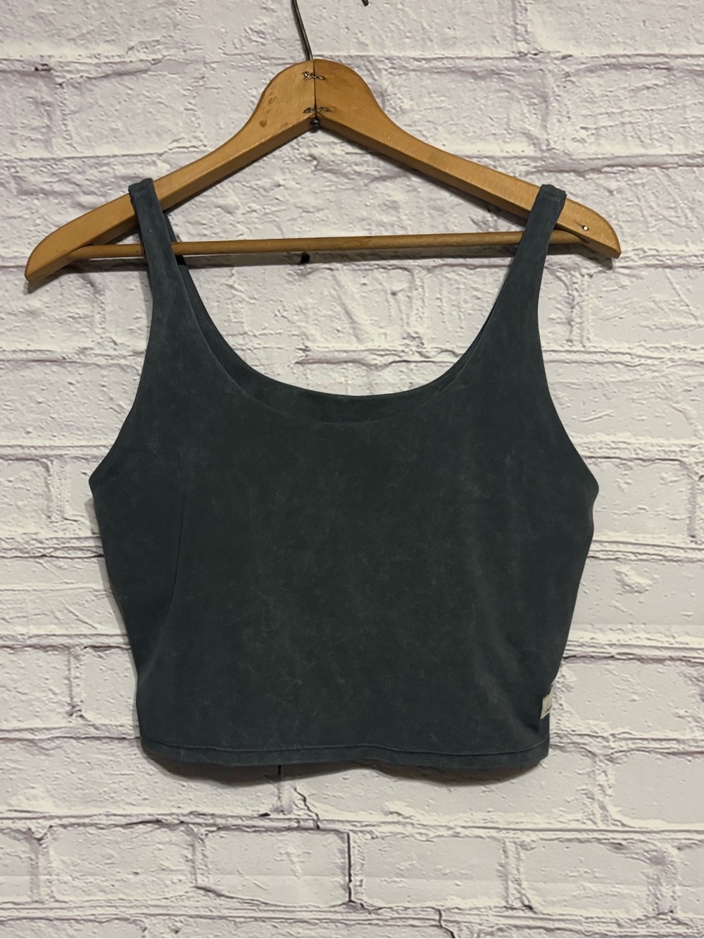 Vuori Charcoal Scoop Neck Active Crop Tank